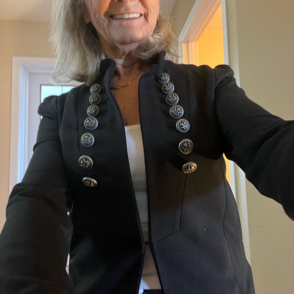 Olive & Oak Black Button-Embellished Blazer